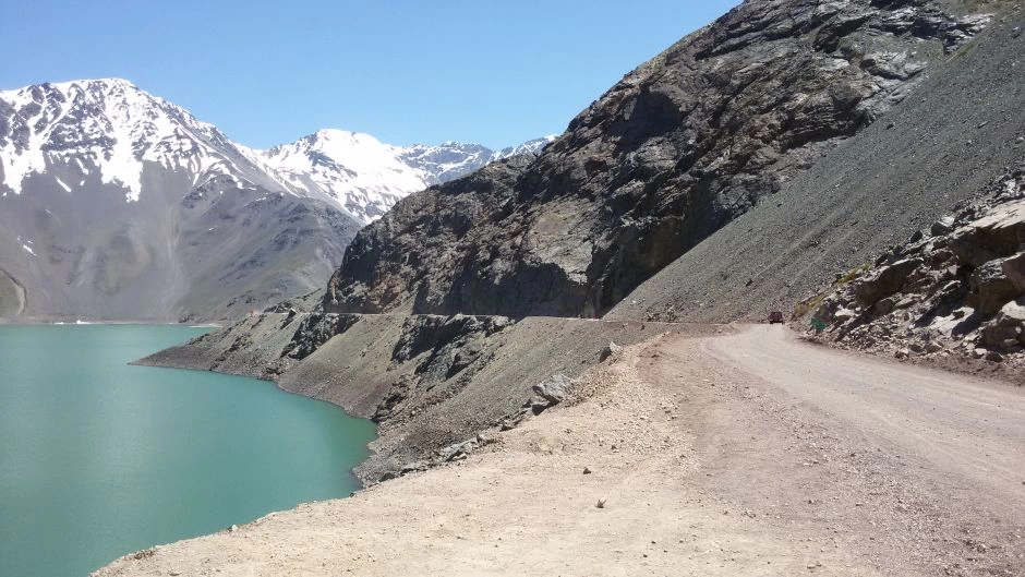 THE ANDES IN MOUNTAIN BIKE. RESERVOIR DEL YESO, Santiago, CHILE
