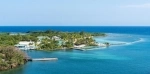 West Bay is located 10 minutes from the neighboring community of West End, in Roatan Honduras..  Roatan - Honduras