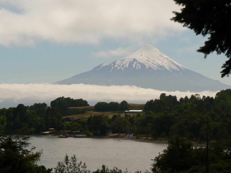 The Pescado River is born from the melting of the Calbuco volcano and flows 21 km from the city of Puerto Varas. Puerto Varas, CHILE