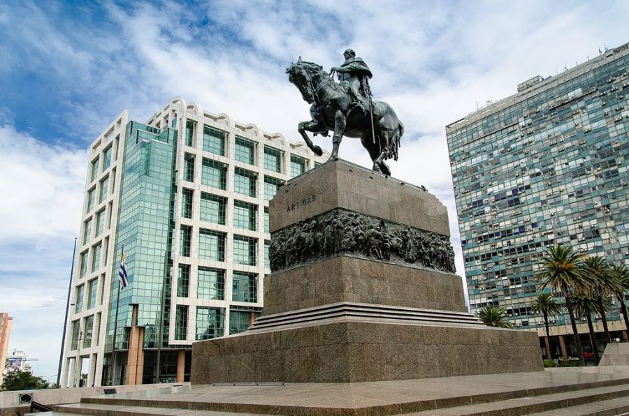 Independence Square, Montevideo - Uruguay. Montevideo Attractions Guide , Uruguay