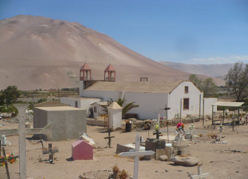 Tiviliche Cemetery in Huara, Iquique