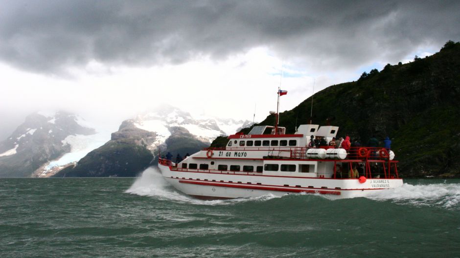 TORRES DEL PAINE AND GLACIERS FLUVIAL, , 