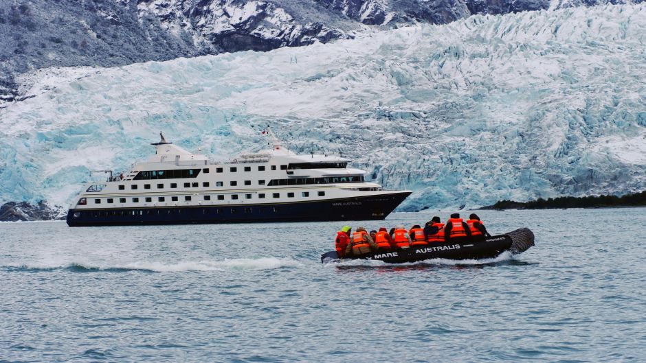 AUSTRALIS CRUISER // PUNTA ARENAS - USHUAIA, , 