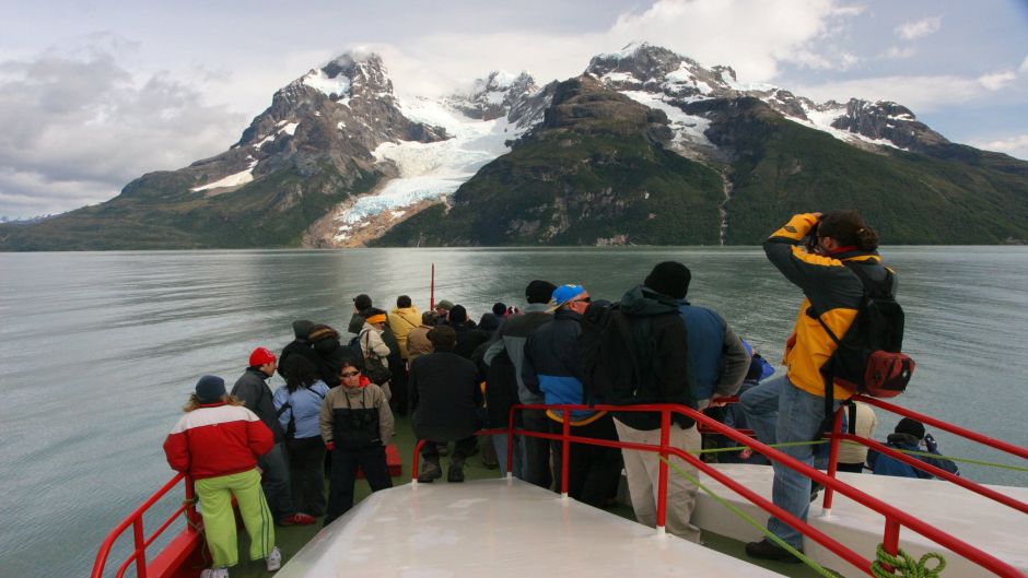 TORRES DEL PAINE AND GLACIERS FLUVIAL, , 