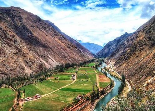 Excursion to the Sacred Valley and Machu Picchu for 2 days and 1 night. Cusco, PERU