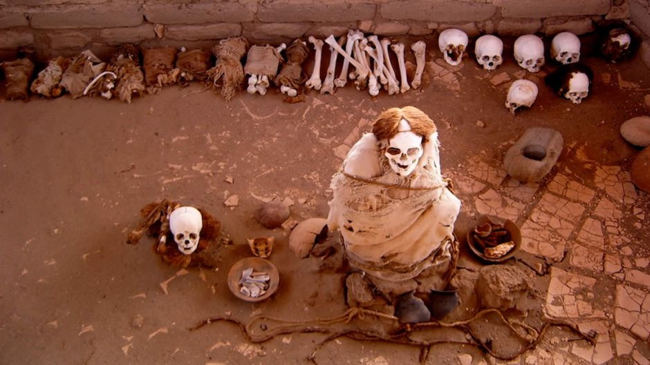 CHAUCHILLA CEMETERY GOLD AND CERAMIC ARTISAN PROCESS, Nazca, PERU