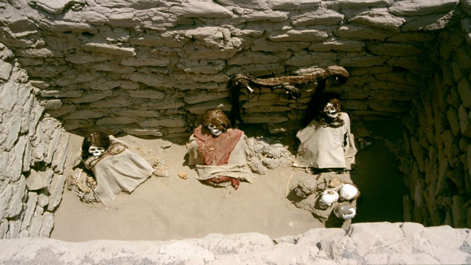 CHAUCHILLA CEMETERY GOLD AND CERAMIC ARTISAN PROCESS, Nazca, PERU