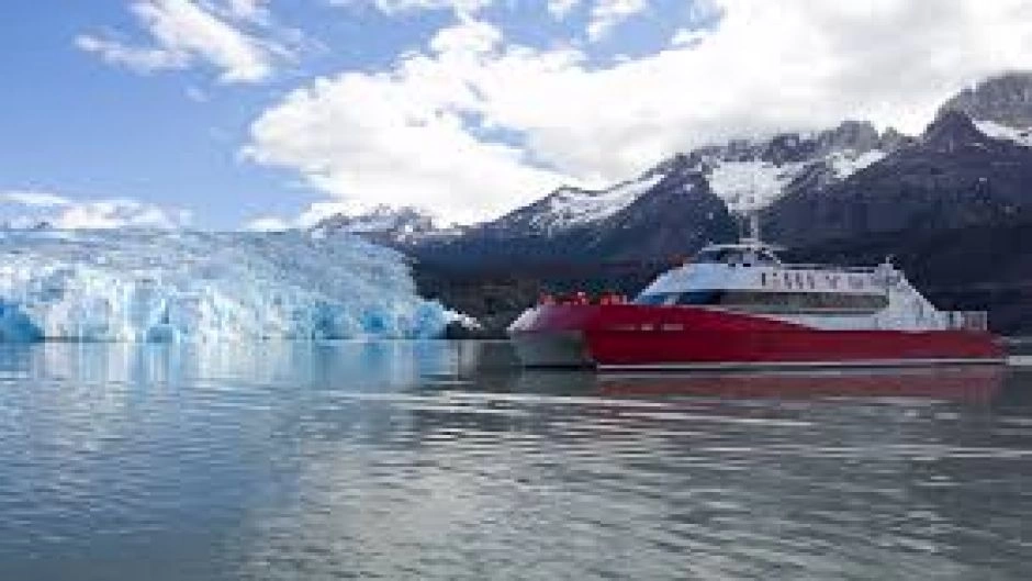  Full day tour to Torres del Paine Park with Navigation to Gray Glacier, Puerto Natales, CHILE