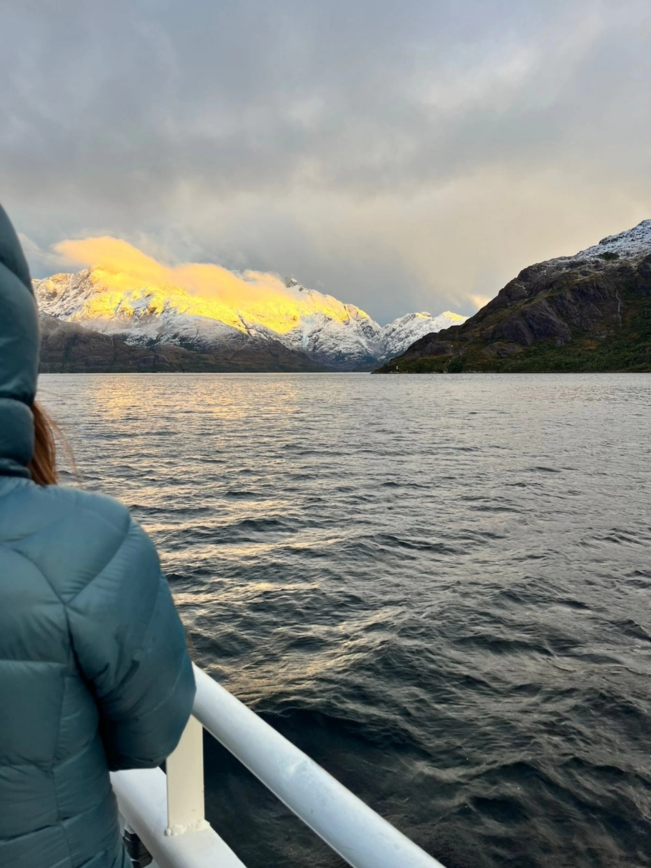 MOUNTAIN FJORD NAVIGATION, Puerto Natales, CHILE