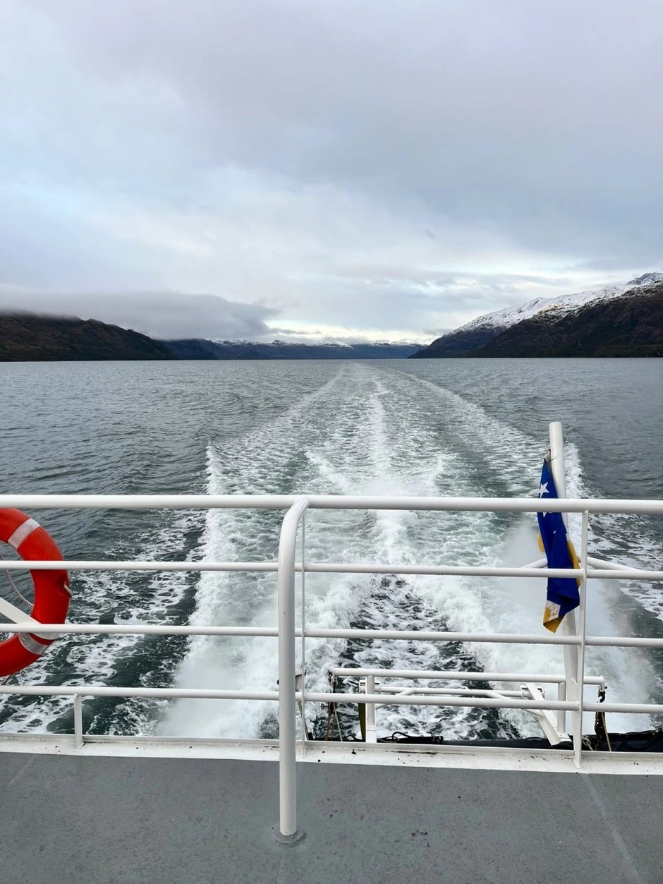 MOUNTAIN FJORD NAVIGATION, Puerto Natales, CHILE