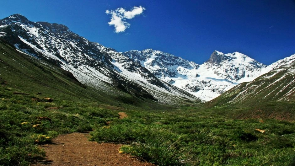 Photographic Safari by plaster reservoir and CajÃ³n del Maipo, Santiago, CHILE