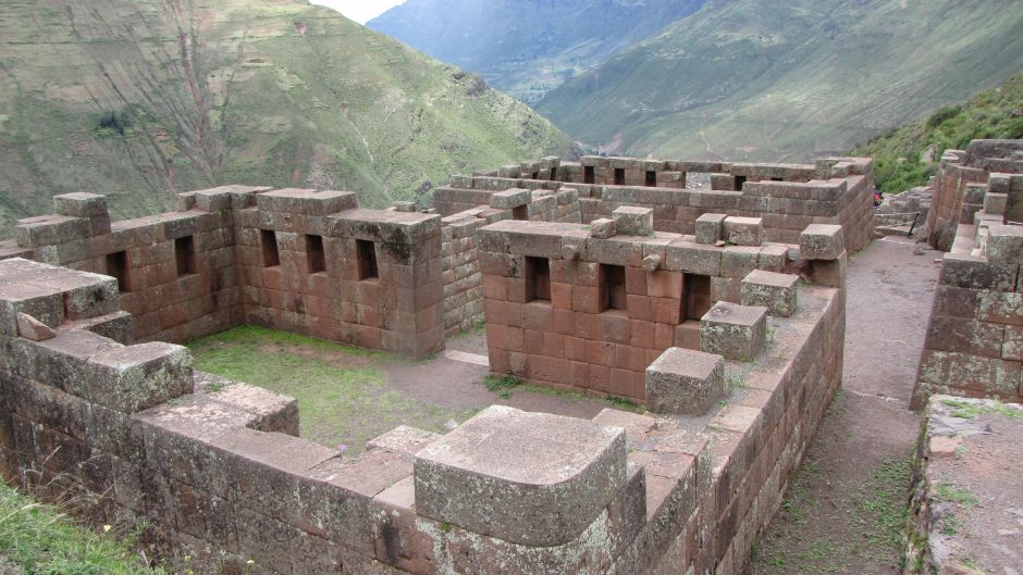 TOUR SACRED VALLEY (PISAC MARKET AND OLLANTAYTAMBO) INCLUDING LUNCH BUFFET WITHOUT INCOME, Cusco, PERU