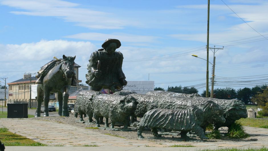 PUNTA ARENAS CITY TOUR & EXCURSION FUERTE BULNES, Punta Arenas, CHILE