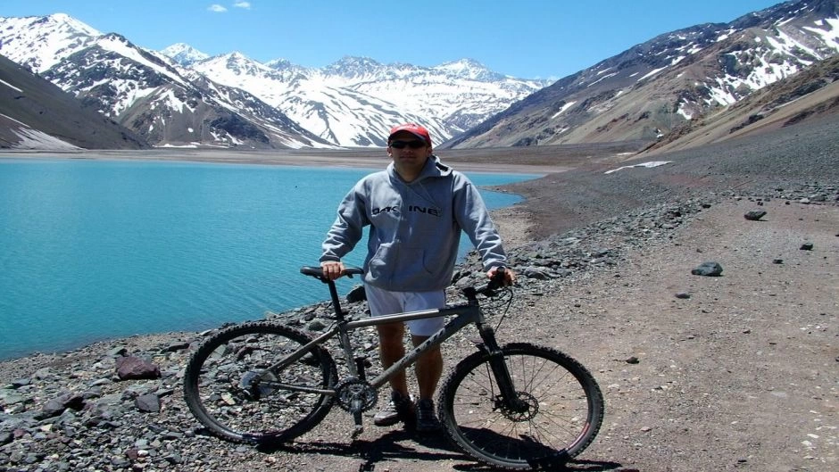 THE ANDES IN MOUNTAIN BIKE. RESERVOIR DEL YESO, Santiago, CHILE