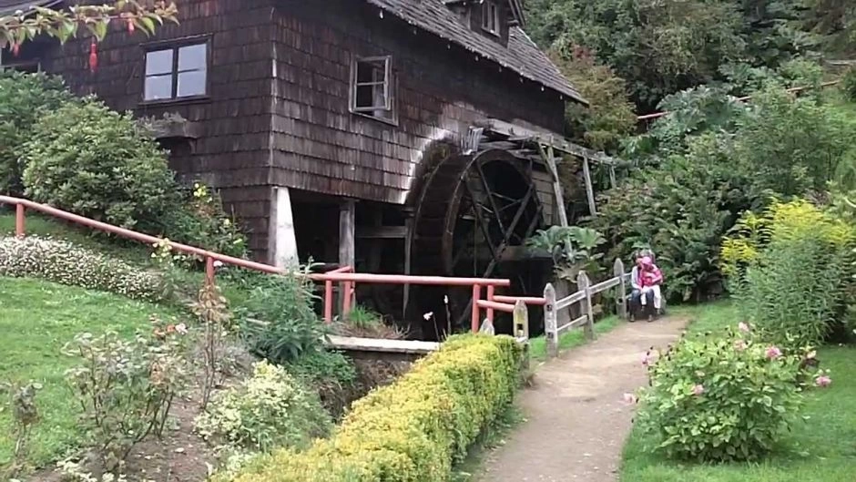 TOUR  TO THE BORDER OF LLANQUIHUE LAKE & OSORNO VOLCANO, Puerto Varas, CHILE