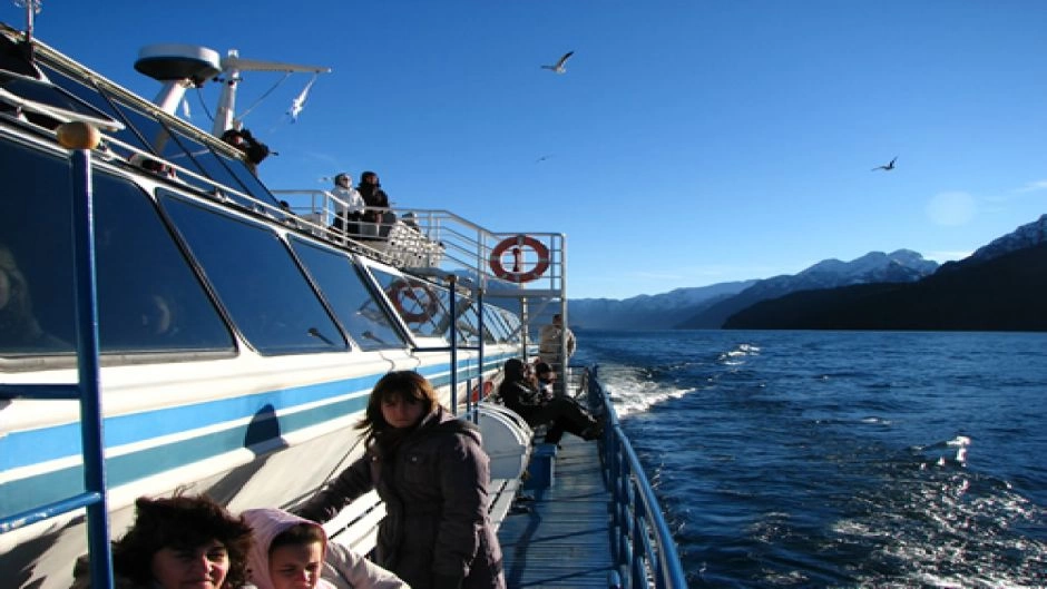 TRANSFER IN + PEULLA  NAVEGATION + TOUR TO CHILOE + TRANSFER OUT, Puerto Varas, CHILE