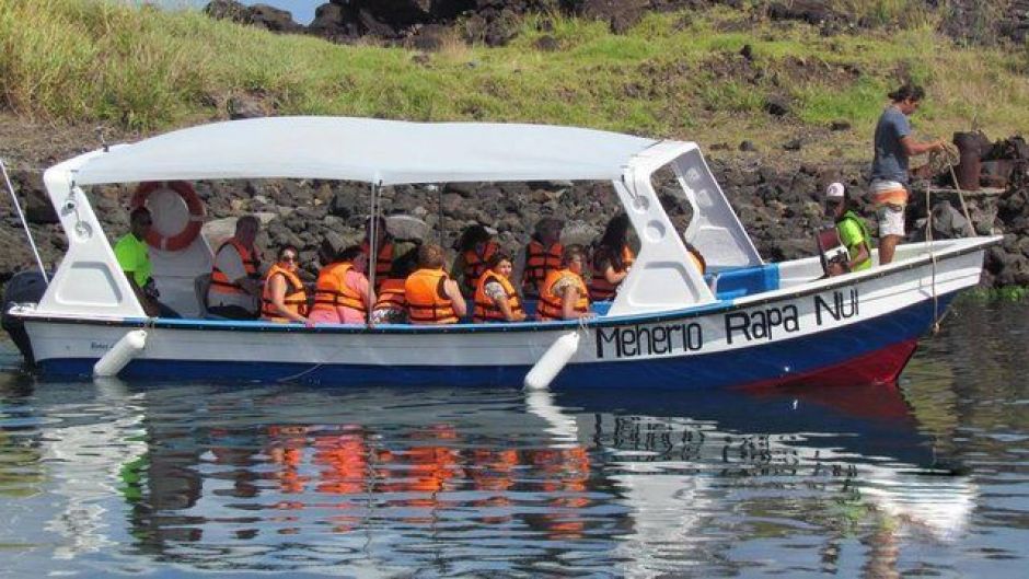 HALF DAY BOAT TRIP  / SNORKELING, Easter Island, CHILE