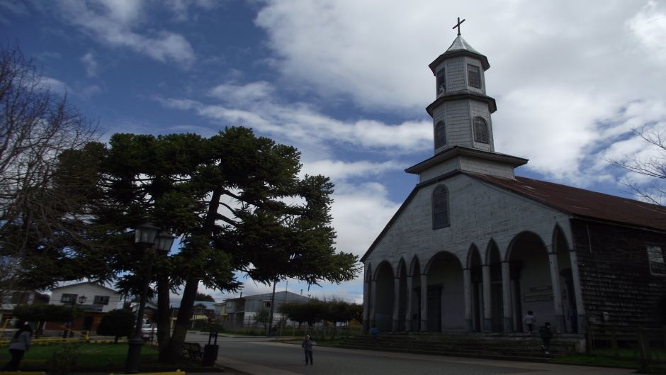 CHILOÃ© ISLAND, VISITING ANCUD, CASTRO AND DALCAHUE, Puerto Varas, CHILE