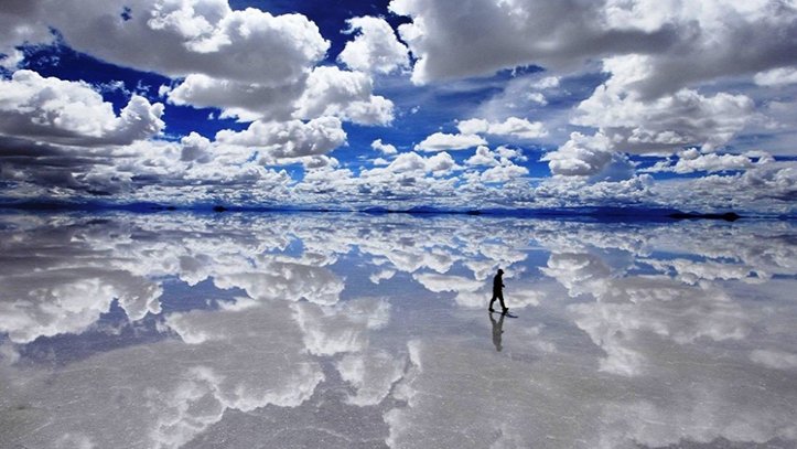 Salar de Uyuni with palace of salt hotel 